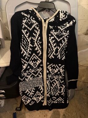 VENUS Black and Cream Patterned Hoodie Cardigan